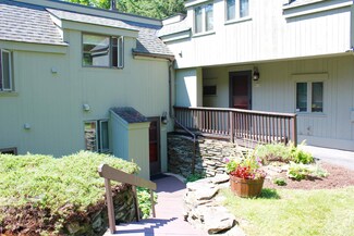 1163 Baker Turn 2d, Hartford, VT 05059