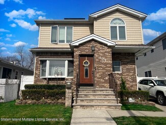 107 David St, Staten Island, NY 10308