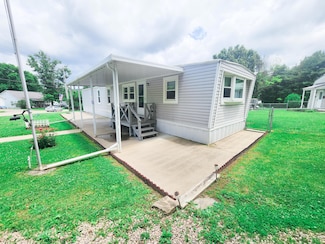135 W Vine St, Zaleski, OH 45698