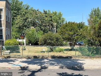 1011 N 6th St, Camden, NJ 08102