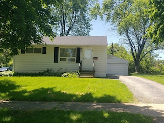 2701 Iroquois Rd, Waukegan, IL 60087