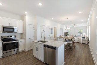 36 Date Palm Ln, Freeport, FL 32439