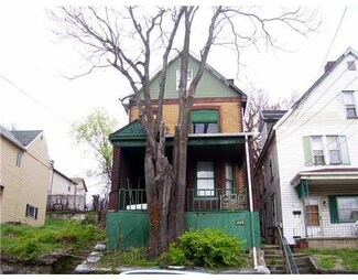 423 Mills Ave, Braddock, PA 15104