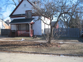 953 Vine St, Beloit, WI 53511