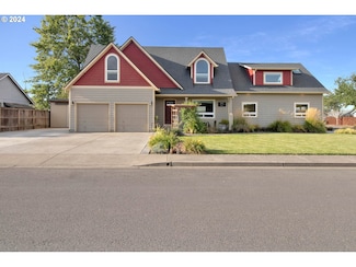 893 Smith St, Harrisburg, OR 97446