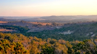 153 Elsa Ln, Johnson City, TX 78636