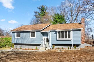 208 Stuart Ave, Leominster, MA 01453