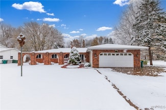 4075 Ransom Rd, Clarence, NY 14031