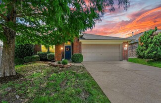 6105 Paddlefish Dr, Fort Worth, TX 76179