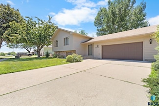 1105 N Connor Trail, Sioux Falls, SD 57103