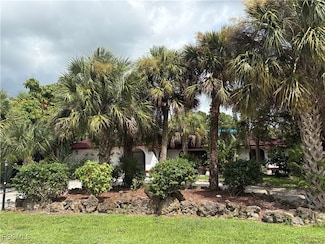 904 Jefferson Ave, Lehigh Acres, FL 33936