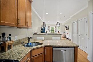 1422 Columbia Rd Unit 1, Boston, MA 02127