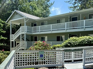 12315 NE 97th St Unit D, Kirkland, WA 98033