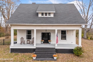 804 Lake City Hwy, Clinton, TN 37716