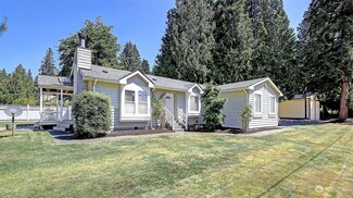 1427 Shuksan Dr, Camano Island, WA 98282