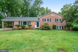 4413 Laurel Rd, Alexandria, VA 22309
