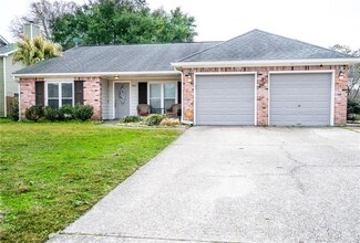 3017 Meadow Lake Dr E, Slidell, LA 70461