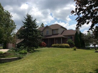 320 Ridge Ct, Ossian, IN 46777
