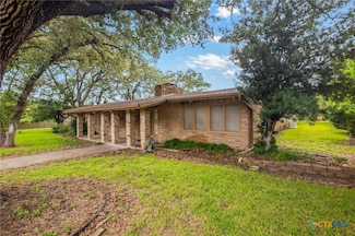 208 Davis Ave, Goliad, TX 77963