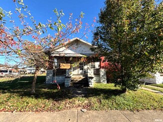 623 S Locust St, Centralia, IL 62801