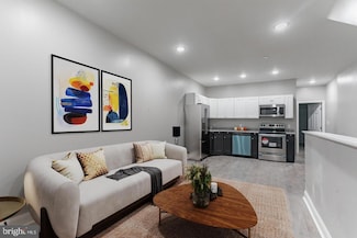667 N 39th St Unit 1, Philadelphia, PA 19104