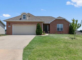 1330 Holly Dr, Cape Girardeau, MO 63701