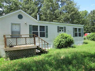 25126 Heritage Rd, Lebanon, MO 65536