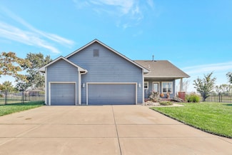 5102 N Yorkshire St, Bel Aire, KS 67226