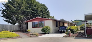 136 Castle Ct, Fortuna, CA 95540