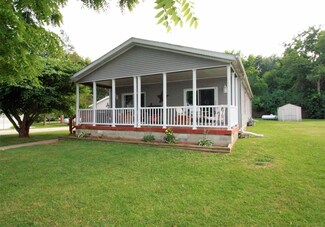 404 N Illinois St, Colfax, IN 46035