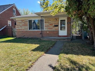 1215 Mill St, Lincoln Park, MI 48146
