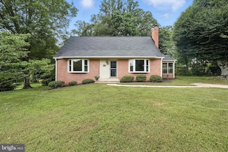 6910 Barnack Dr, Springfield, VA 22152