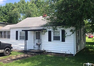 1004 Green Meadows St, Cannelton, IN 47520