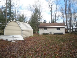 4870 Sands Park Dr NE, Kalkaska, MI 49646