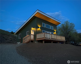 428 Castle Ave, Winthrop, WA 98862
