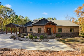 1421 Saratoga Woods Dr, Waxhaw, NC 28173