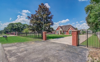 10202 Brighton Ln, Houston, TX 77031