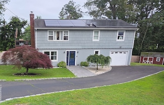 17 Kingsbury Rd, Norwalk, CT 06851