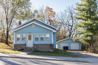 221 W Ormsby St, Oxford, WI 53952