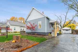 217 E 19th St, Lockport, IL 60441