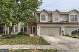 11 Creekview Dr, Middletown, PA 17057