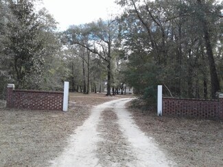 4887 Maybank Hwy, Wadmalaw Island, SC 29487