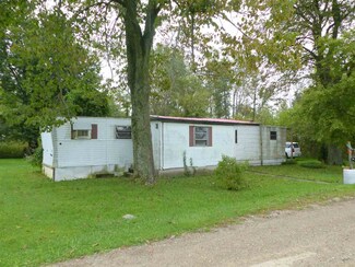 918 Center St, Walkerton, IN 46574