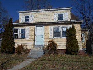 31 Starr St, Johnston, RI 02919