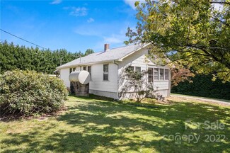 1600 Orchard Rd, Flat Rock, NC 28731