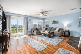 4123 7th St, Galveston, TX 77554