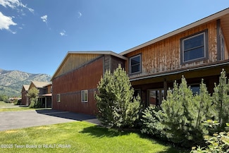 322 Airport Dr Unit 3, Alpine, WY 83128