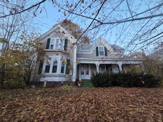 7 Bean St, Madison, ME 04950