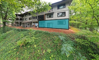 227 Shakespeare Dr, Clayton, GA 30525