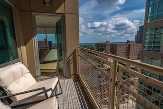 1550 E Royall Place Unit 913, Milwaukee, WI 53202